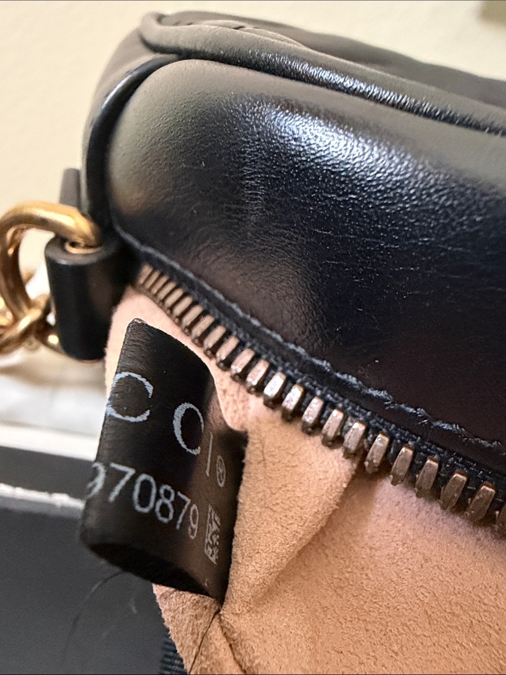 Gucci Black GG Marmont Chevron Leather Crossbody Bag - Picture 8 of 14